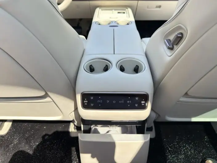 Li Auto i8 2025 Model Standard Edition