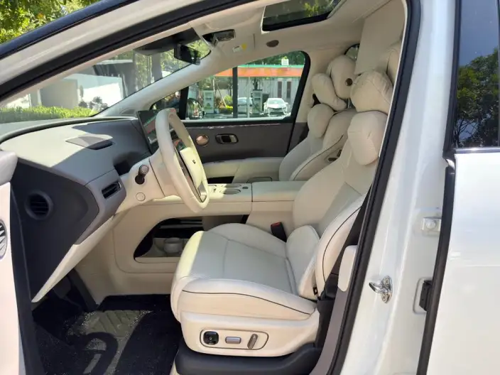 Li Auto i8 2025 Model Standard Edition – фото 7