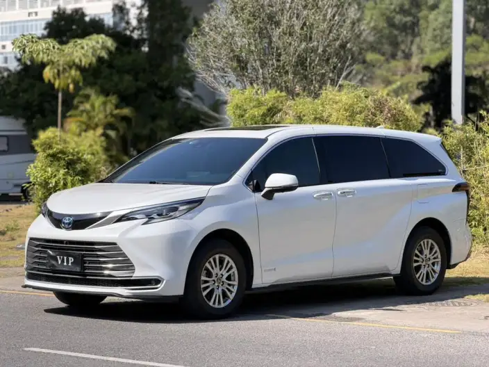 Toyota Sienna 2021 Model 2.5L Hybrid Premium Edition – фото 1