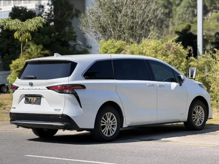 Toyota Sienna 2021 Model 2.5L Hybrid Premium Edition – фото 6