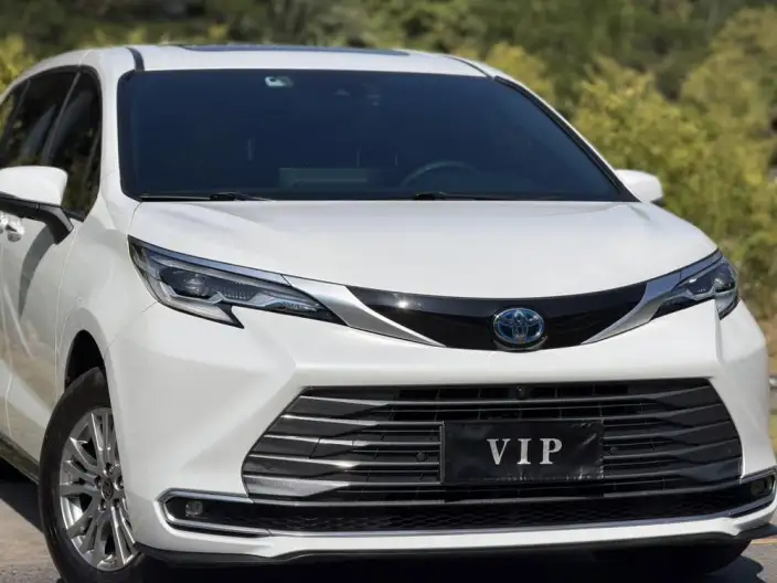 Toyota Sienna 2021 Model 2.5L Hybrid Premium Edition – фото 7