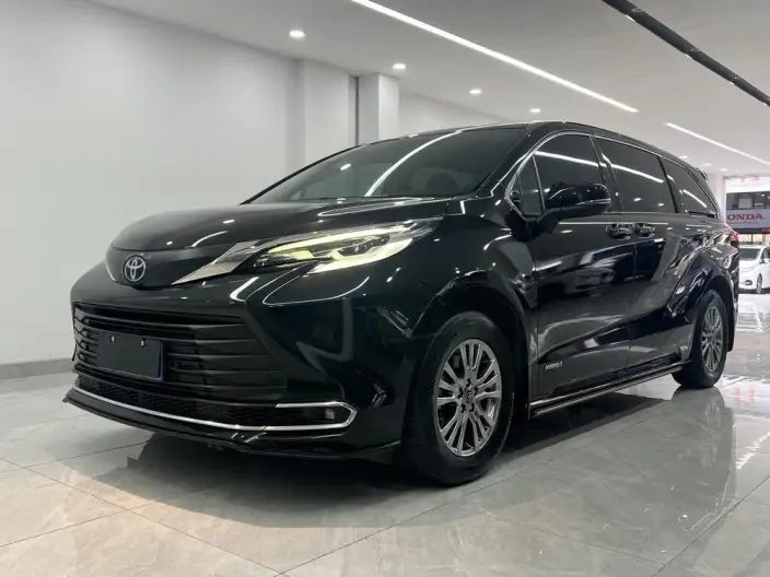 Toyota Sienna 2021 Model 2.5L Hybrid Comfort Edition – фото 1