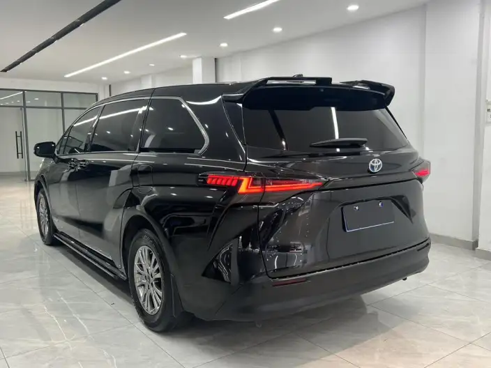 Toyota Sienna 2021 Model 2.5L Hybrid Comfort Edition – фото 5