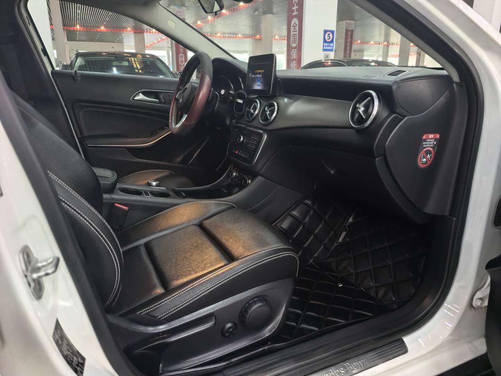 Mercedes-Benz GLA 2016 GLA 200 Style – фото 13