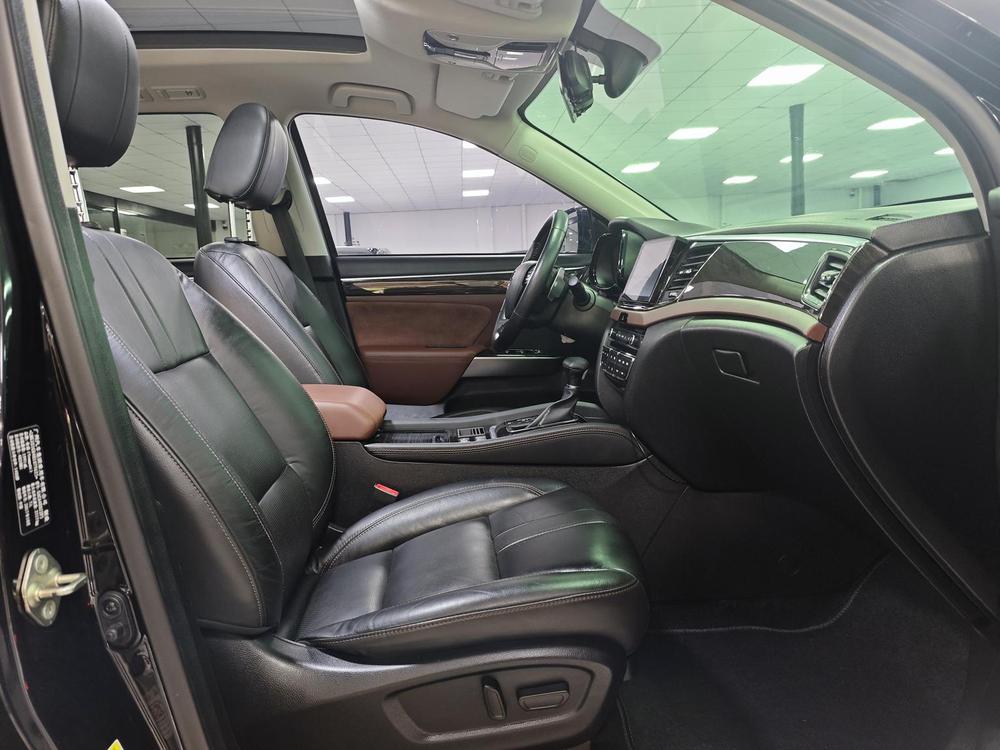 GAC Trumpchi GS8 2017 модификация 320T 2WD Premium Edition 7 seat – фото 18