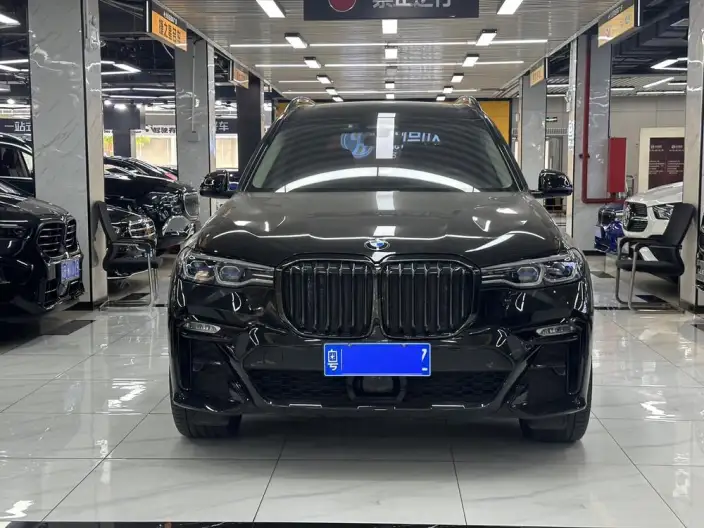 BMW X7 2022 Model xDrive40i Executive Model M Sports Set – фото 2
