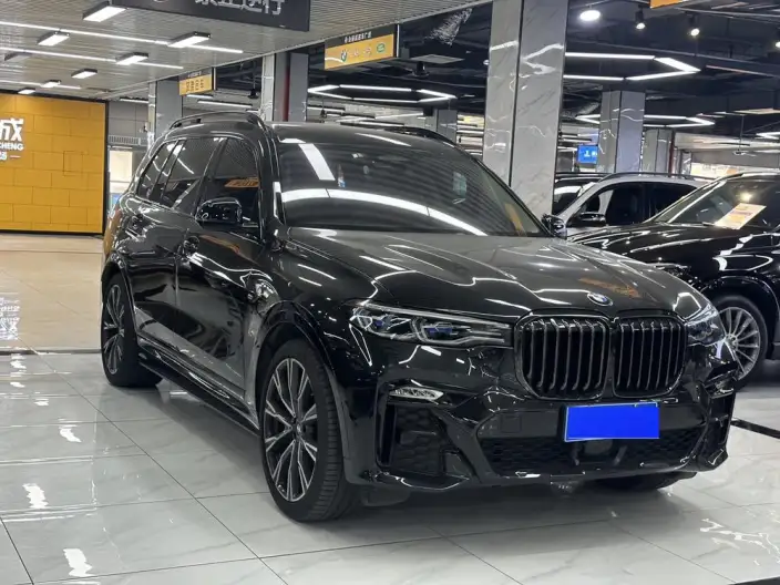 BMW X7 2022 Model xDrive40i Executive Model M Sports Set – фото 3