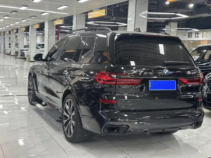 BMW X7 2022 Model xDrive40i Executive Model M Sports Set – фото 4