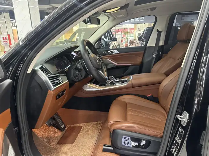 BMW X7 2022 Model xDrive40i Executive Model M Sports Set – фото 9