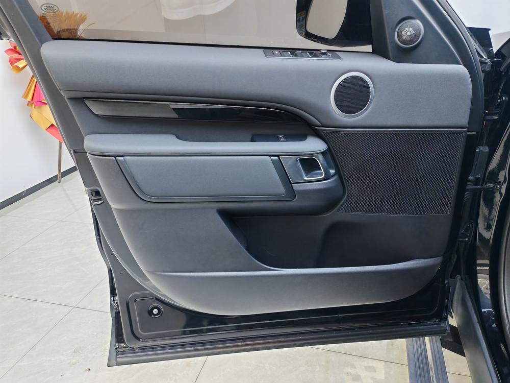 Land Rover Discovery 2017 модификация 3.0 V6 S – фото 11