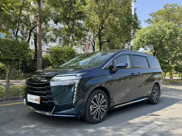 GAC Trumpchi E8 PHEV 2024 Model 2.0ATK 150km New Year Edition Edition – фото 1