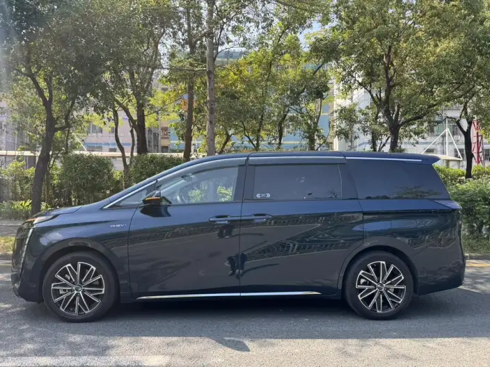GAC Trumpchi E8 PHEV 2024 Model 2.0ATK 150km New Year Edition Edition – фото 4