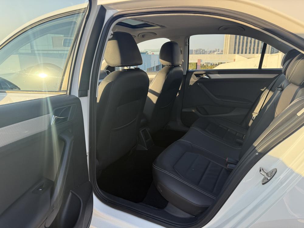 Volkswagen Jetta 2015 модификация 1.6L Automatic Luxury – фото 11