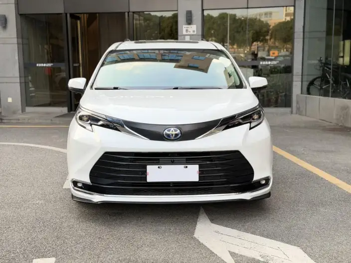 Toyota Sienna 2021 Model 2.5L Hybrid Comfort Edition – фото 2