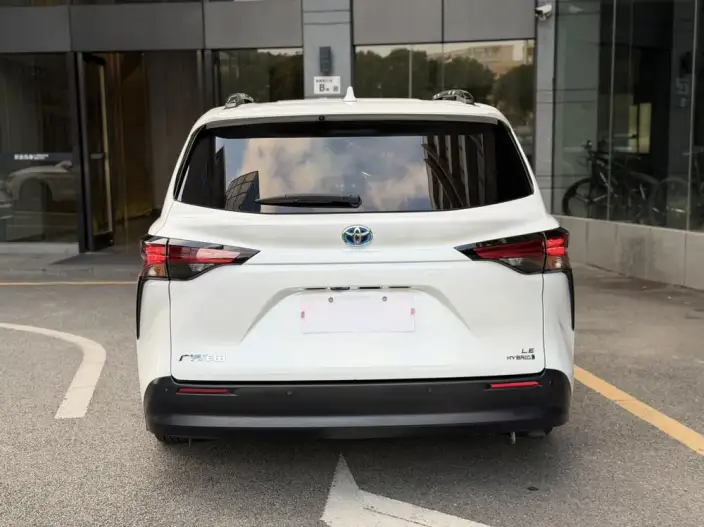 Toyota Sienna 2021 Model 2.5L Hybrid Comfort Edition – фото 5
