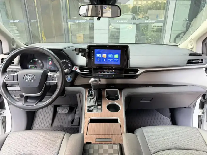 Toyota Sienna 2021 Model 2.5L Hybrid Comfort Edition – фото 8