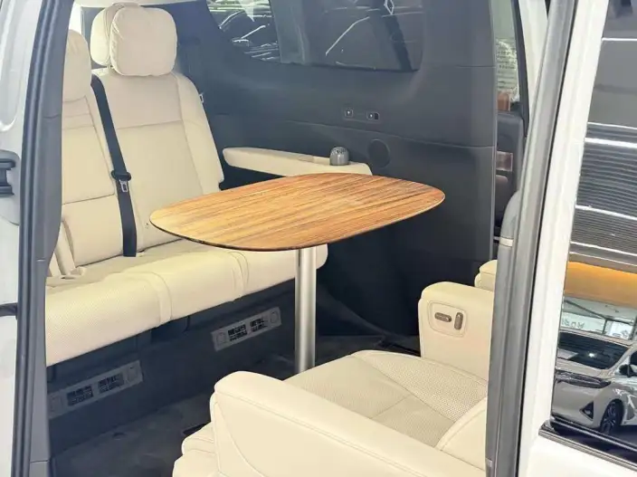 Li Auto MEGA 2025 Model Home Family Special Edition – фото 7