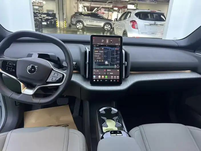 Volvo EX30 2025 Model Rear Drive Long Battery Life Pro Edition Ultra – фото 6