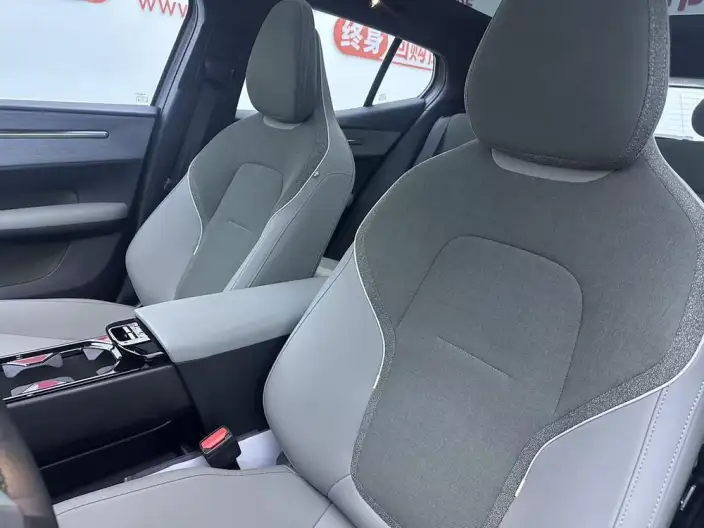 Volvo EX30 2025 Model Rear Drive Long Battery Life Pro Edition Ultra – фото 9