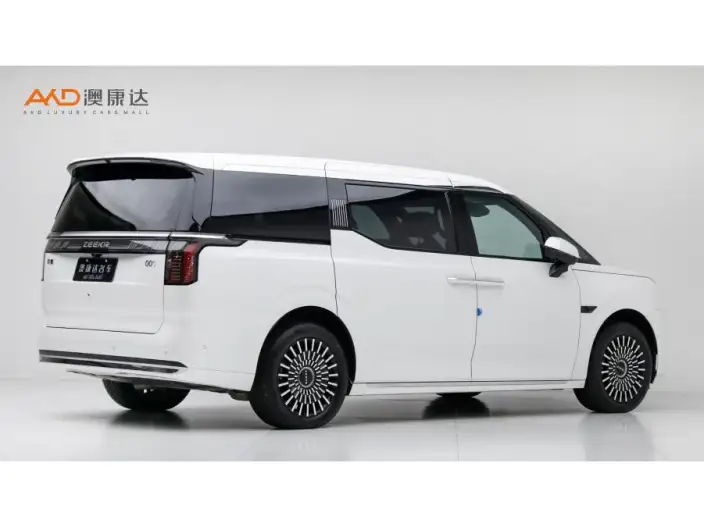 ZEEKR 009 2025 Model VI seat Executive Edition 4WD 140kWh – фото 4