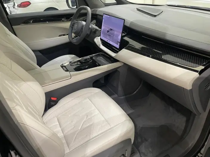 ZEEKR 009 2025 Model VI seat Executive Edition 4WD 108kWh – фото 10