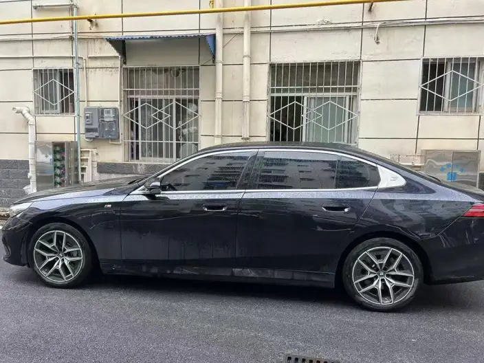 BMW i5 2024 Model eDrive35L M Sports Set – фото 2