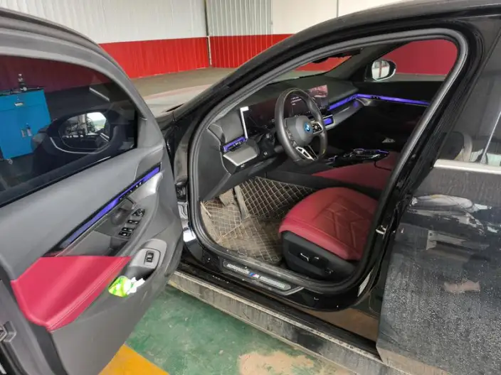 BMW i5 2024 Model eDrive35L M Sports Set – фото 7