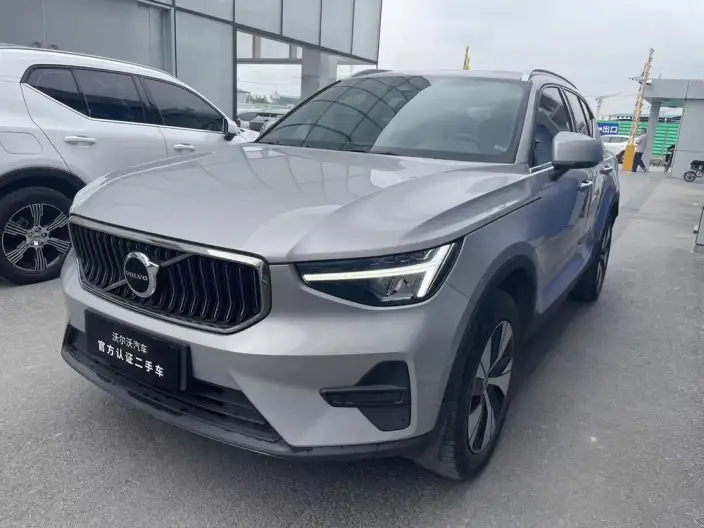 Volvo XC40 2024 Model B3 Smart Range Deluxe Edition