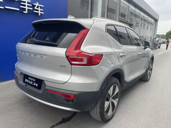 Volvo XC40 2024 Model B3 Smart Range Deluxe Edition – фото 5
