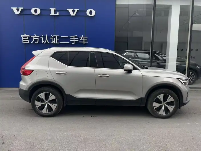 Volvo XC40 2024 Model B3 Smart Range Deluxe Edition – фото 6