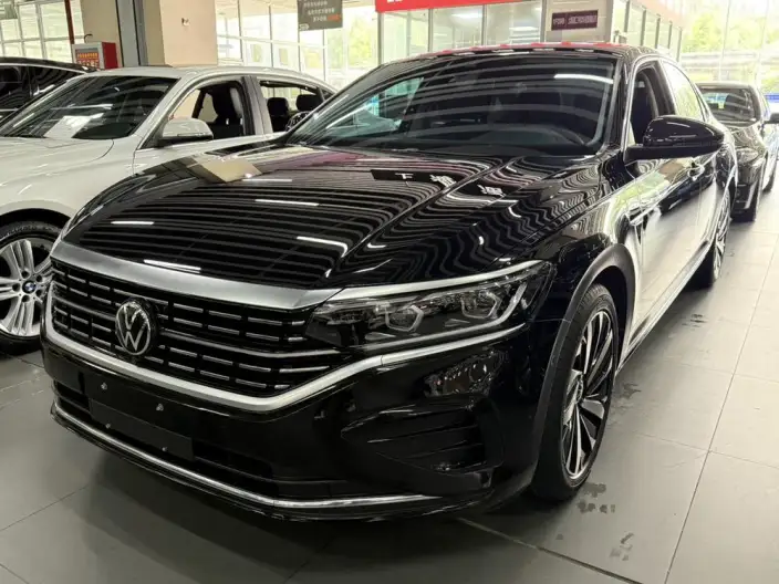Volkswagen Passat 2022 Model 380TSI Ultimate Edition – фото 1