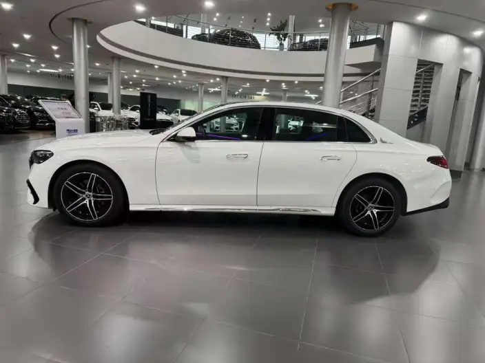 Mercedes-Benz E-Class 2024 Model E 260 L Sports sedan – фото 4