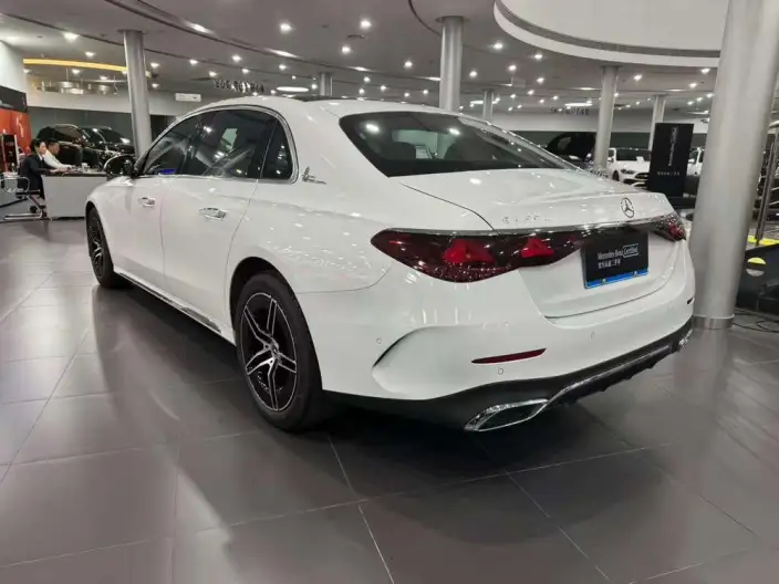 Mercedes-Benz E-Class 2024 Model E 260 L Sports sedan – фото 5
