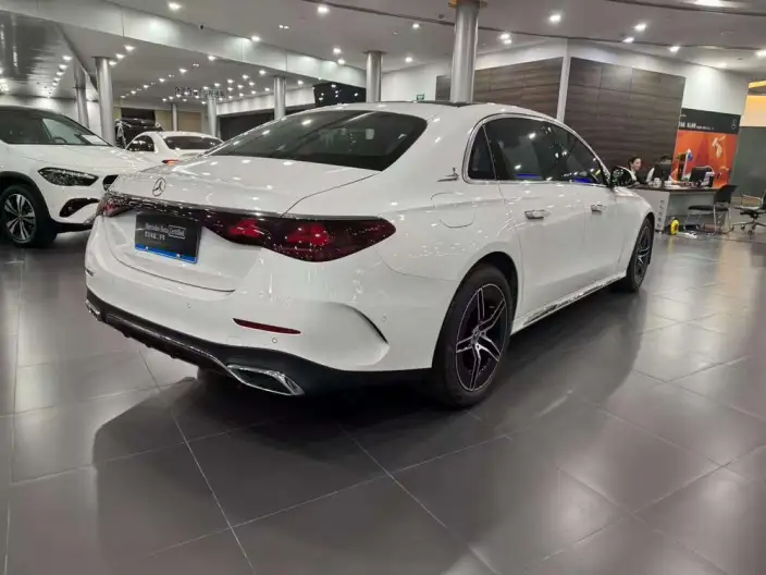 Mercedes-Benz E-Class 2024 Model E 260 L Sports sedan – фото 7