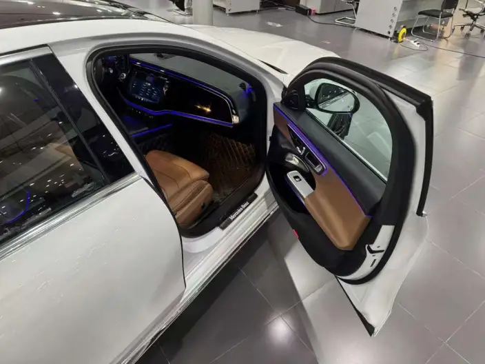 Mercedes-Benz E-Class 2024 Model E 260 L Sports sedan – фото 10