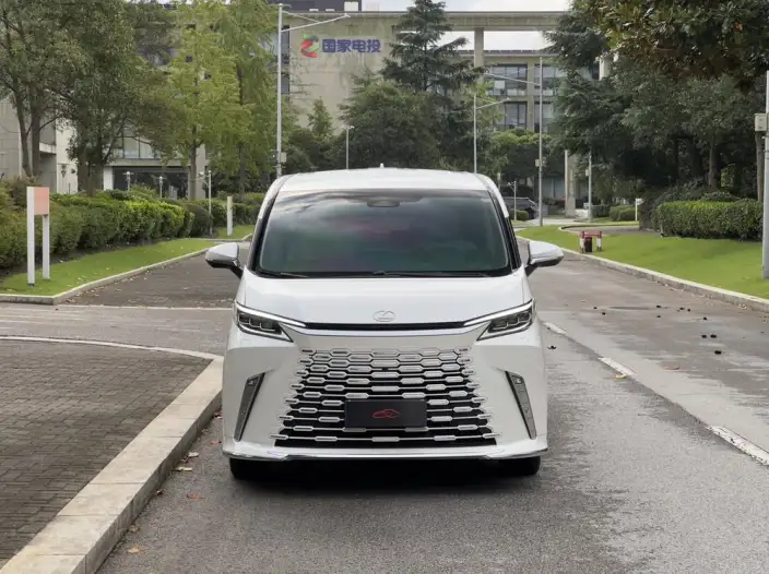 Lexus LM 2023 Model 500h DIRECT4 VI seat Respect Edition – фото 2