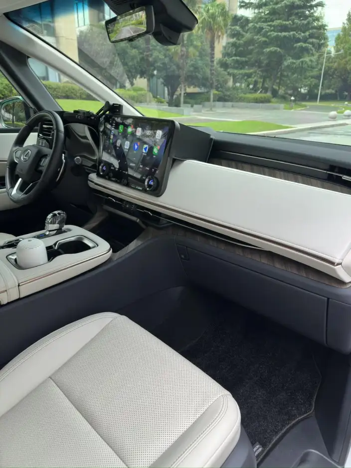 Lexus LM 2023 Model 500h DIRECT4 VI seat Respect Edition – фото 10