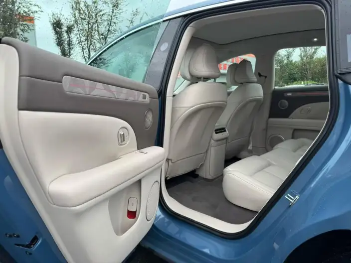 IM LS6 2026 Model EV Max – фото 10