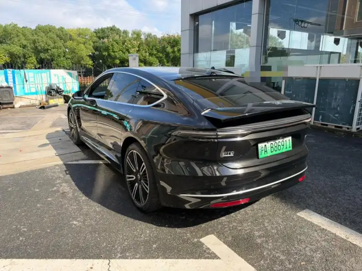 NIO ET9 2025 Model 102kWh Signature Edition – фото 8