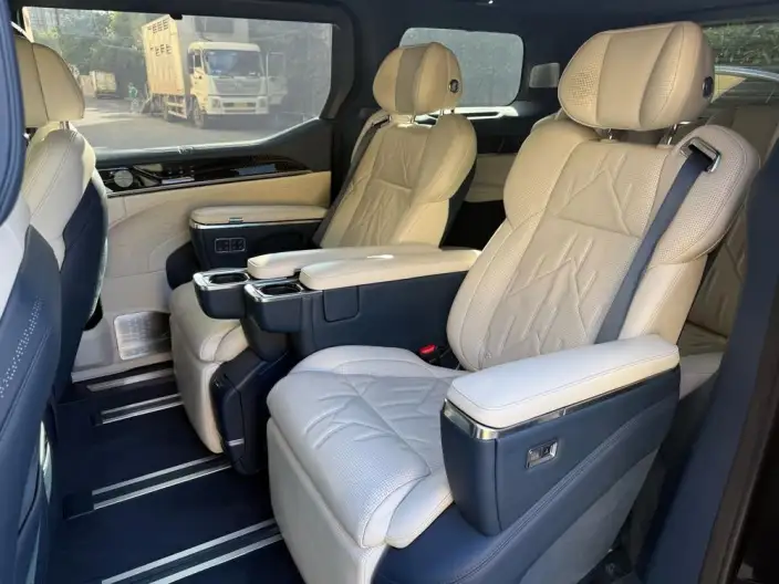 ZEEKR 009 2024 Model VI seat Executive Edition 4WD 108kWh – фото 9