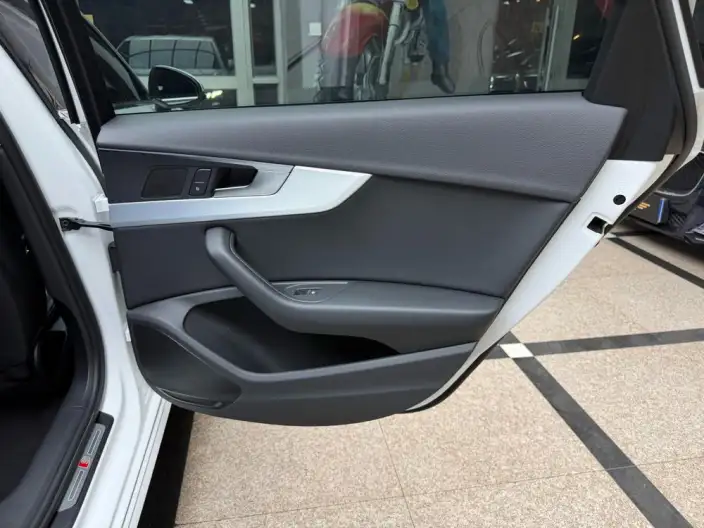 Audi A4 L 2023 Model 40 TFSI Fashion Dynamic Model – фото 9