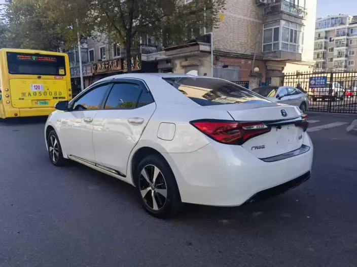 Levin Hybrid E+ 2019 Model 1.8PH V CVT Deluxe Edition – фото 4