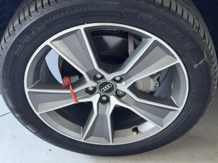 Audi Q5L 2022 Model Facelift 45T Luxury Dynamic Model – фото 6