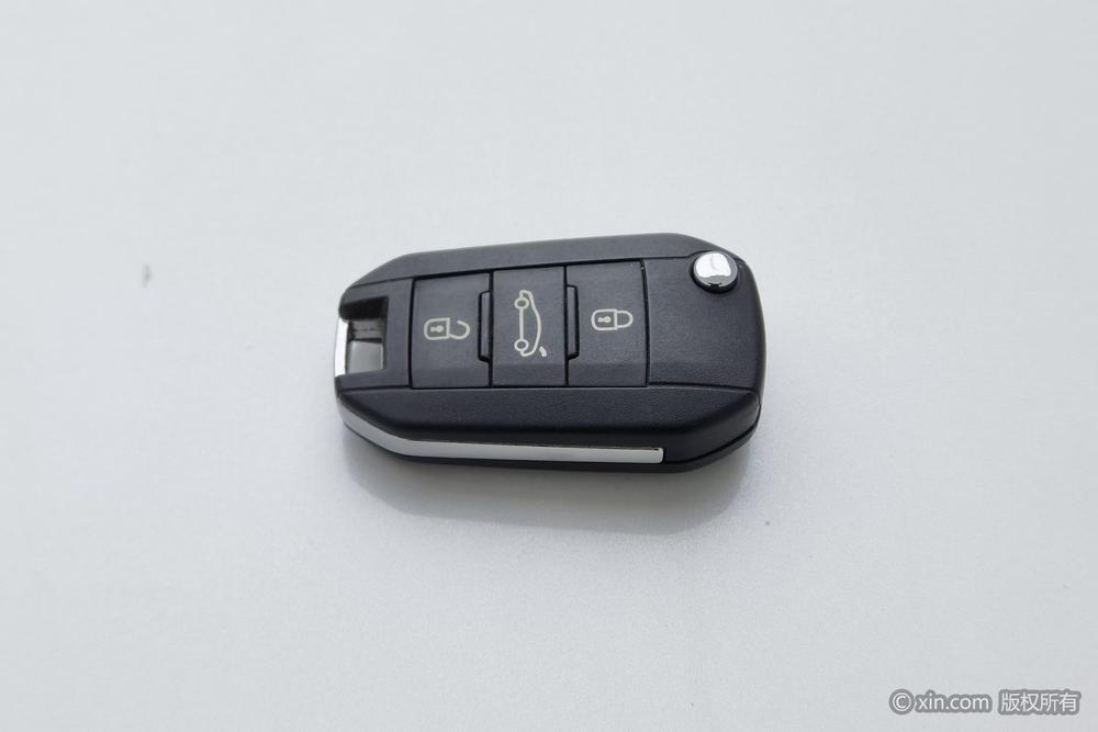 Peugeot 3008 2015 2.0L Automatic Classic – фото 6