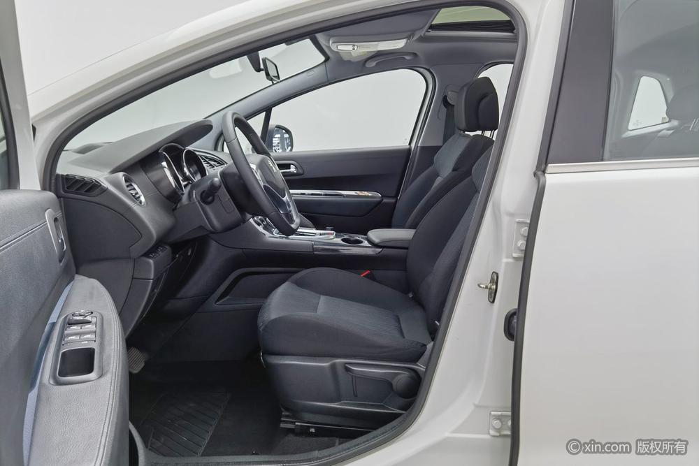 Peugeot 3008 2015 2.0L Automatic Classic – фото 17
