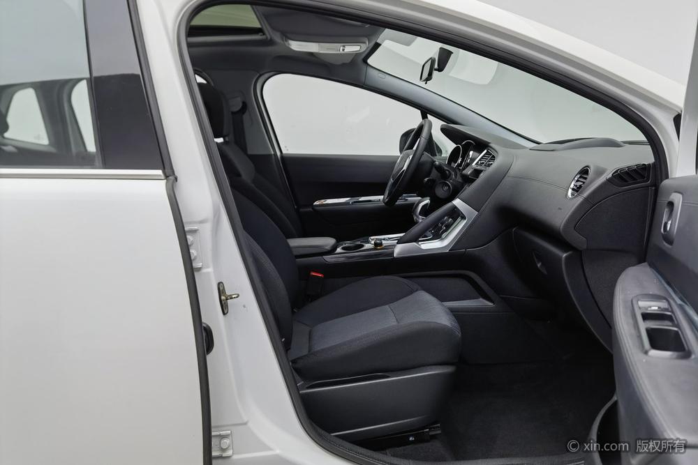 Peugeot 3008 2015 2.0L Automatic Classic – фото 24