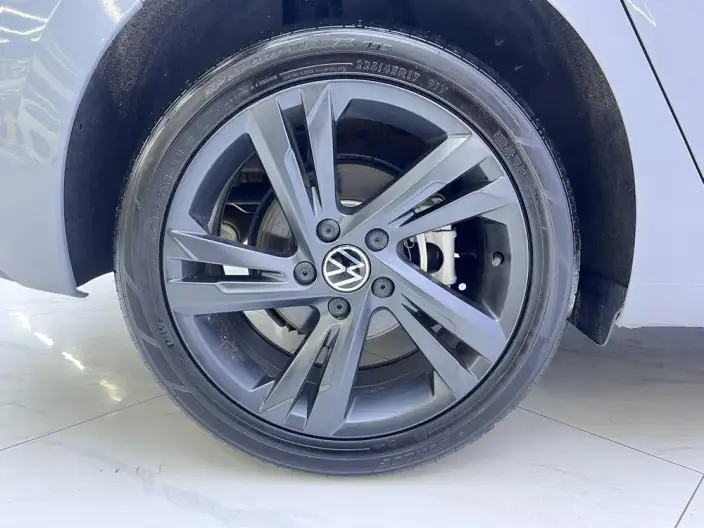 Volkswagen Golf 2023 Model 280TSI DSG Pro – фото 7