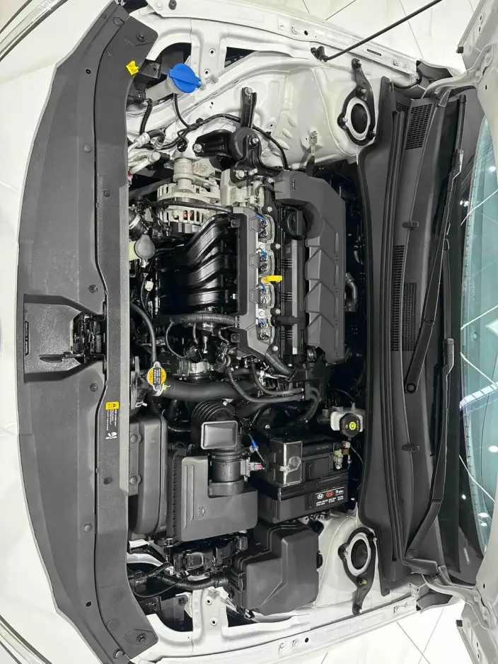 Hyundai Ioniq 2023 Model 1.5L CVT GLX Elite Edition – фото 9