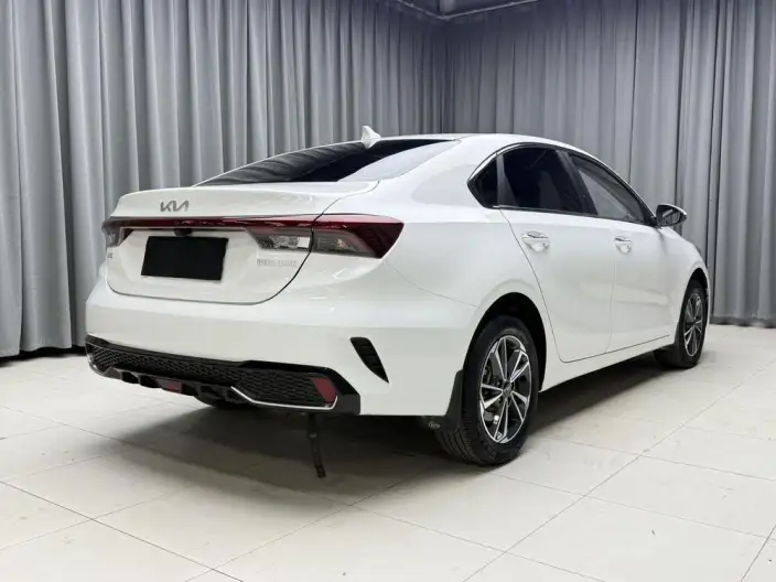 Kia K3 2023 Model 1.5L IVT Deluxe Edition – фото 6