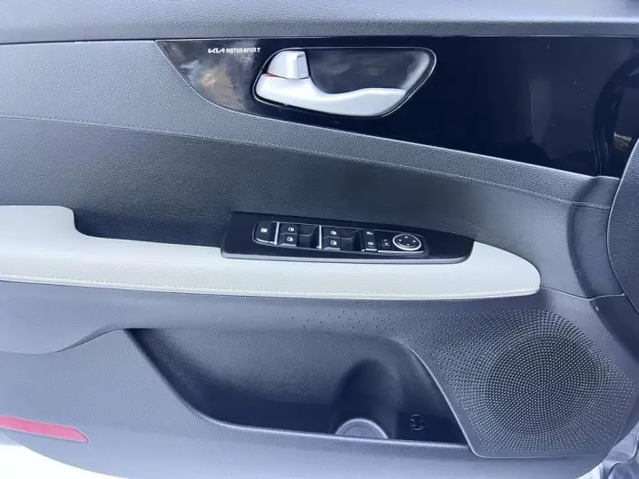 Kia K3 2023 Model 1.5L IVT Deluxe Edition – фото 8